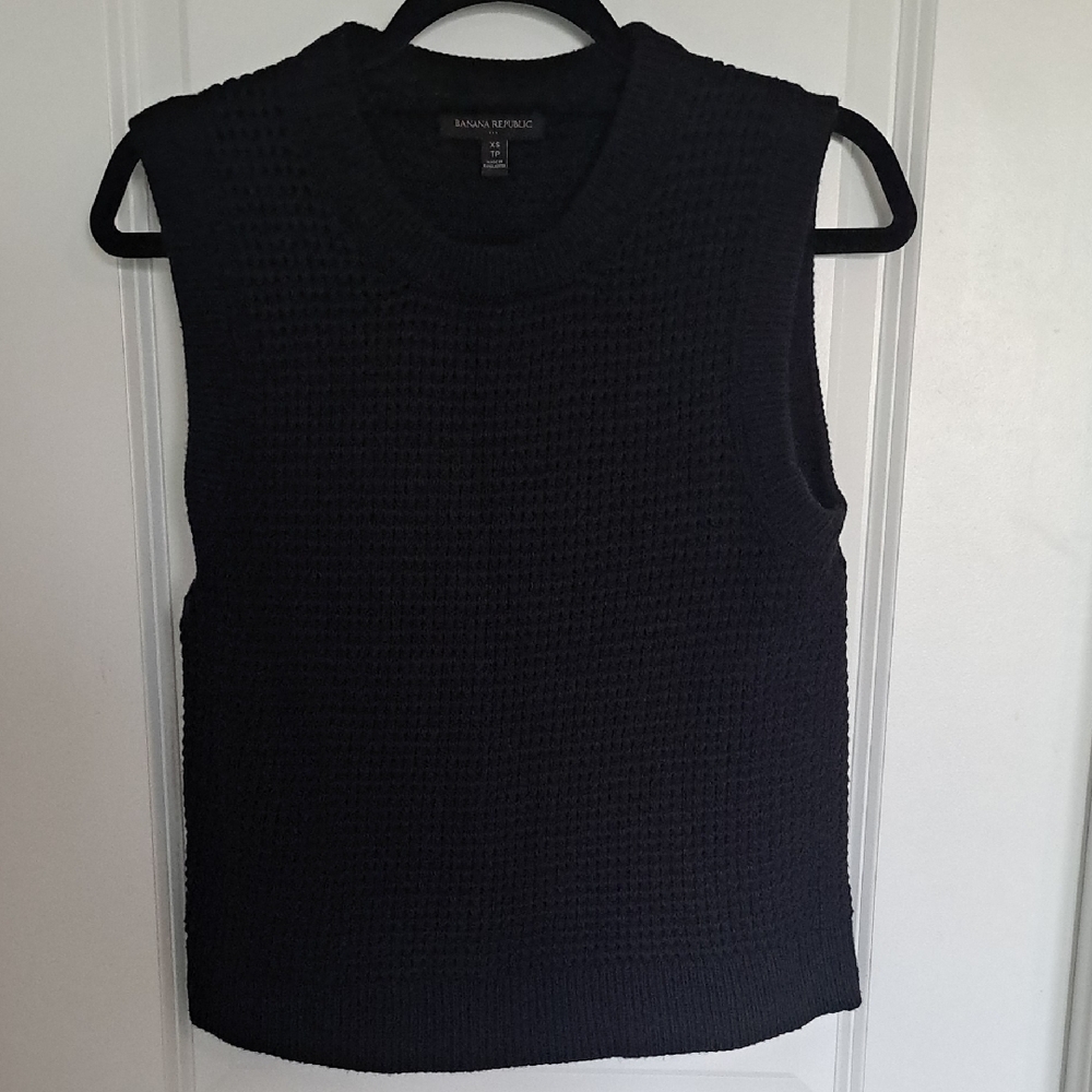 Banana Republic Black Textured Sleeveless Top